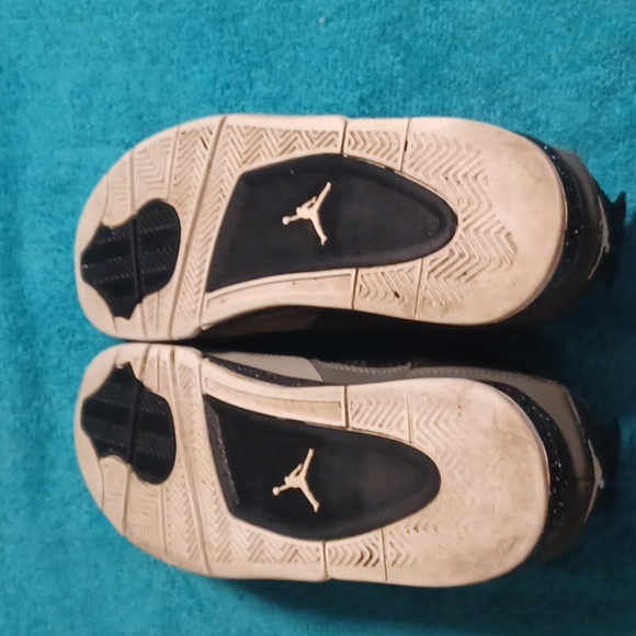 Jordans - Picture 4 of 4